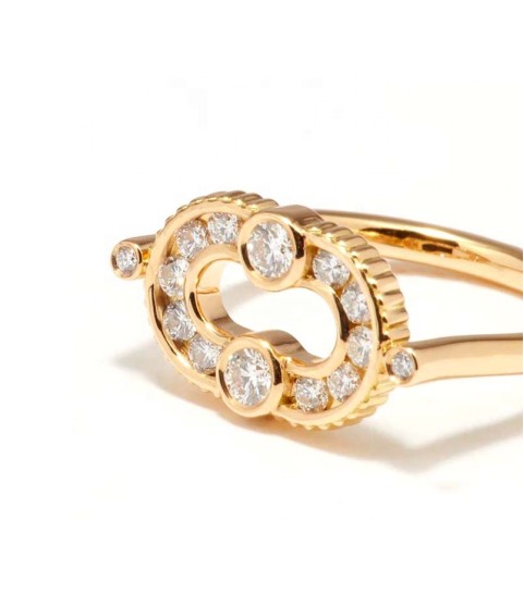  special design arch formation delicate fluting around the outer edge U shaped band O shape hollow round-cut diamonds ring